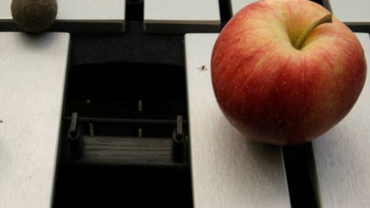 "DEL SOFFIO". ZEROBEAT BENDA IL SUO PUBBLICO E FA VIBRARE LE PAROLE