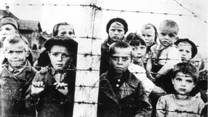 PER NON DIMENTICARE, LEGGIAMO. LE POESIE DEI PICCOLI INTERNATI NARRANO LA SHOAH