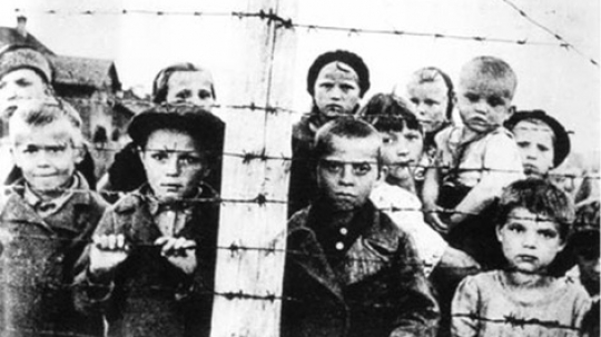 PER NON DIMENTICARE, LEGGIAMO. LE POESIE DEI PICCOLI INTERNATI NARRANO LA SHOAH
